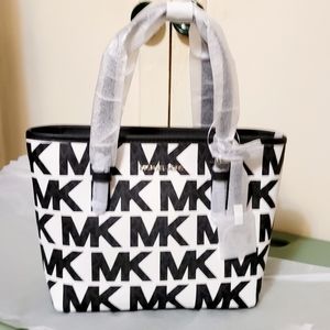 Michael Kors Signature Crossbody tote